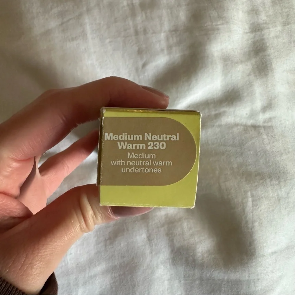 Kosas Revealer Skin-Improving Foundation - Picture 3 of 6